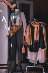 Clothing & Outfits